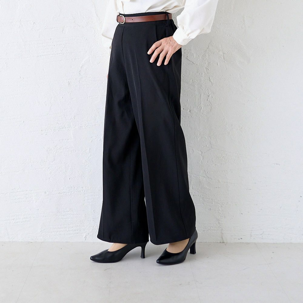 もりのがっこうのセレモニーコーデ ハイウエストでシルエットが綺麗なパンツ