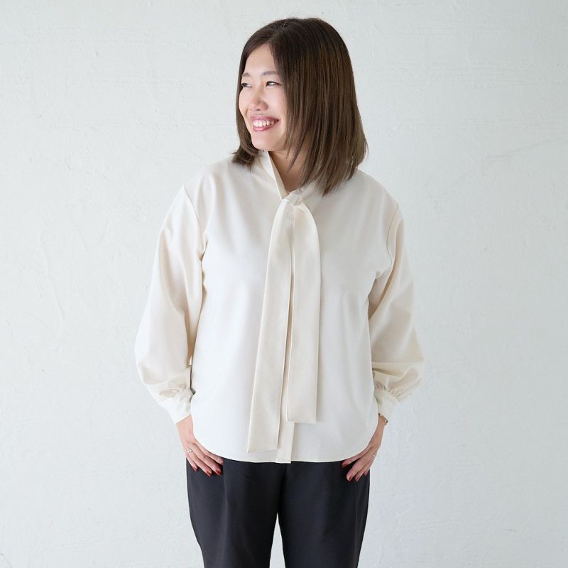 大きいサイズ とろみ素材ボウタイ長袖ブラウス（ホワイト） | もりのが
